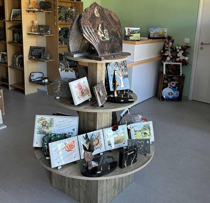 Vente d'articles funéraires, Saint-Sauve-d'Auvergne